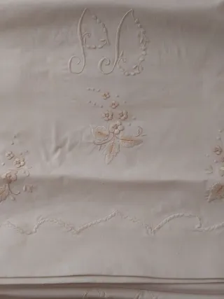 Sábana bordada blanca