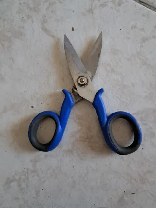 Tijeras de electricista