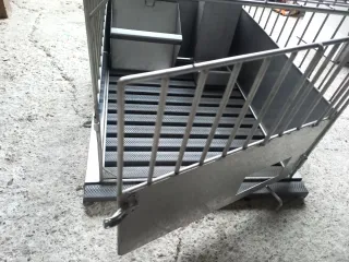 Robusta gabbia interamente in acciaio inox tempera