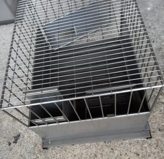 Robusta gabbia interamente in acciaio inox tempera