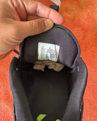 Zapatos Baloncesto Jordan Negro Amarillo