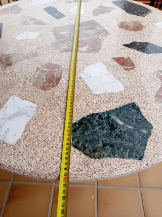 Mesa redonda de jardín multicolor