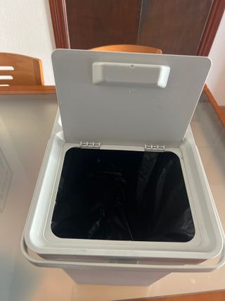 Cubo multiusos con tapa gris