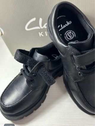 Zapatos Clarks niño negros talla 30