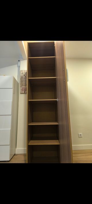 Armario alto de madera