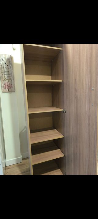 Armario alto de madera