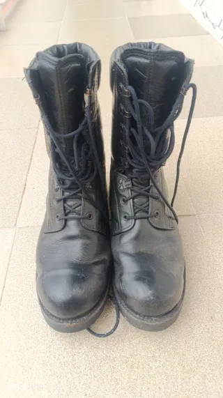 Botas militares oficiales negras