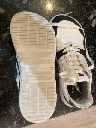 Zapatillas Barebarics Talla 40 Blancas y Negras