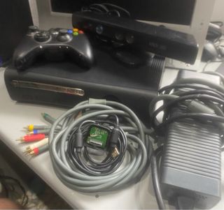 Xbox 360 Negra 120GB + Kinect + Juegos