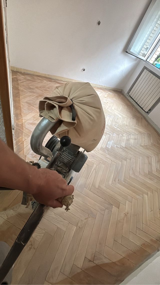 Acuchillado y barnizado de suelos