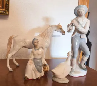 Conjunto figuras cerámica: jinete, mujer, caballo,