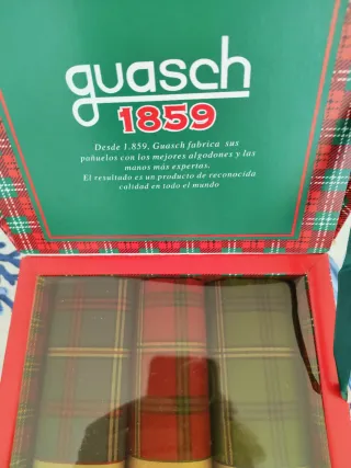 Pañuelos Guasch 1859 Tartán Rojo y Verde