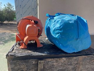 Castillo hinchable pequeño con soplador