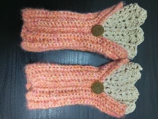 Set uncinetto sciarpa e polsini colore rosa salmon