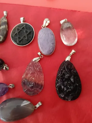 Colgantes de piedras naturales