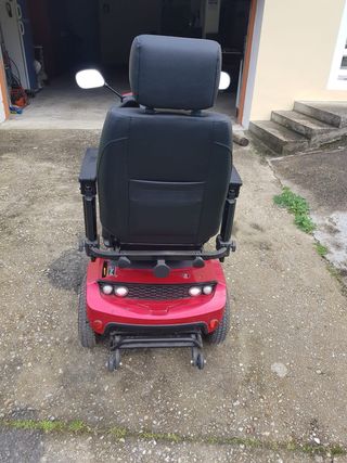 Silla motorizada scooter roja y negra