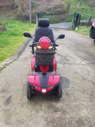 Silla motorizada scooter roja y negra
