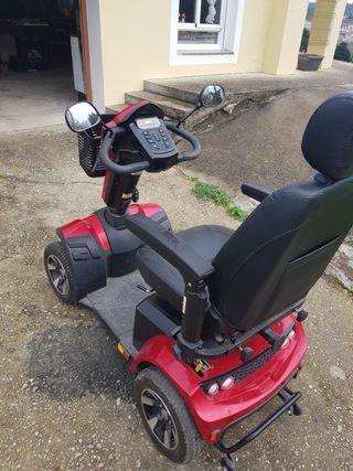 Silla motorizada scooter roja y negra