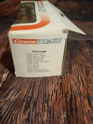 Coche tipo Scalextric Carrera Profi