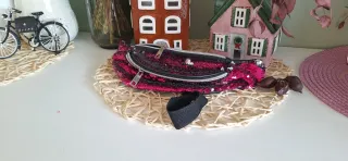 Riñonera lentejuelas fucsia y plata