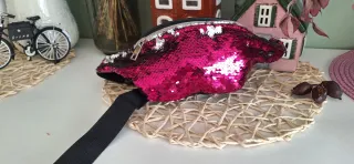 Riñonera lentejuelas fucsia y plata