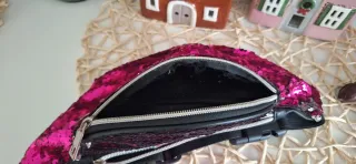 Riñonera lentejuelas fucsia y plata