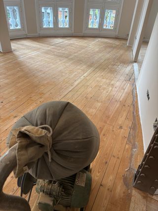 Acuchillado y Barnizado de Suelos