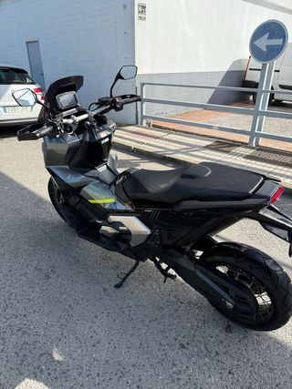 Honda X-ADV 750 Negra/Gris