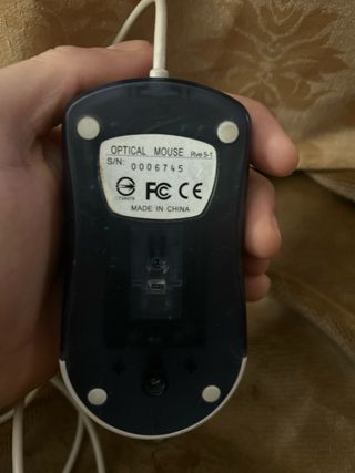 Ratón óptico NEUS blanco con conector verde