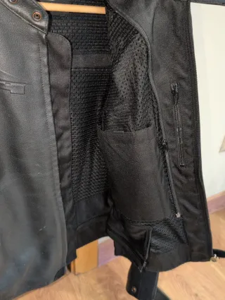 Chaqueta de piel para moto con protecciones