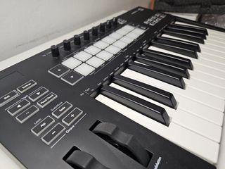 Novation Launchkey 25 Teclado MIDI