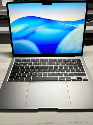 MacBook Air 13 M3 256GB/8GB como nuevo