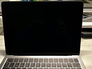 MacBook Air 13 M3 256GB/8GB como nuevo