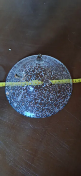 Ciotola in vetro decorata con piedini