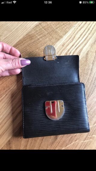 4 Portafogli Louis Vuitton originali con difetti