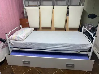 Cama infantil con cajón y colchón
