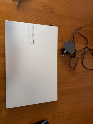 Portátil Asus Vivobook Plata