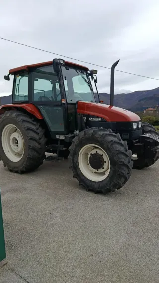New Holland L85 Cargadora Frontal tenías serie 200