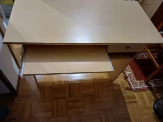 Estantería y escritorio