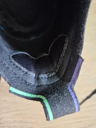 Zapatillas running negras y verdes