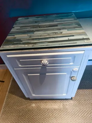 Escritorio de cristal y madera blanco