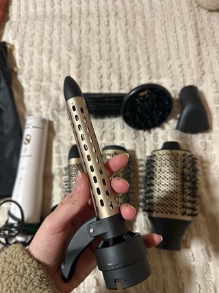 Moldeador de pelo con accesorios