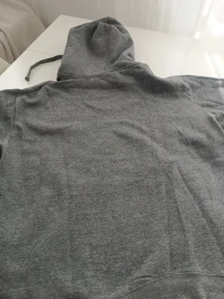 Sudadera gris con escudo Lehengokoak
