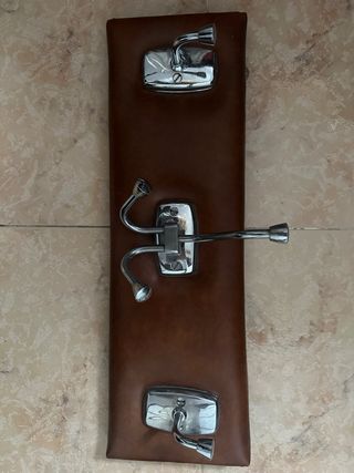 Perchero vintage cuero y metal