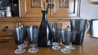 Juego de copas de cristal ahumado