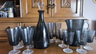 Juego de copas de cristal ahumado