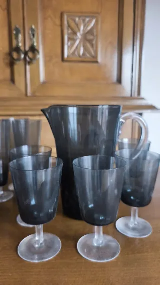Juego de copas de cristal ahumado
