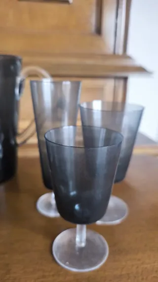 Juego de copas de cristal ahumado