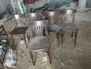 Juego de 5 sillas de madera