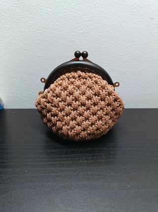 Portamonete uncinetto marrone chiaro